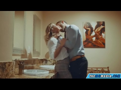 ❤️ Kapag ang isang busty blonde seduces sa isang pampublikong banyo ❌ dekalidad na porn sa tl.pornsexer.ru ❌️❤